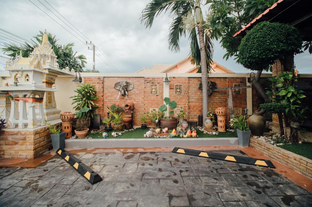 Iyara Hua Hin Lodge Buitenkant foto